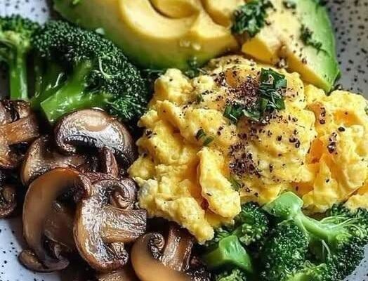 Scrambled Eggs with Sautéed Broccoli & Avocado!