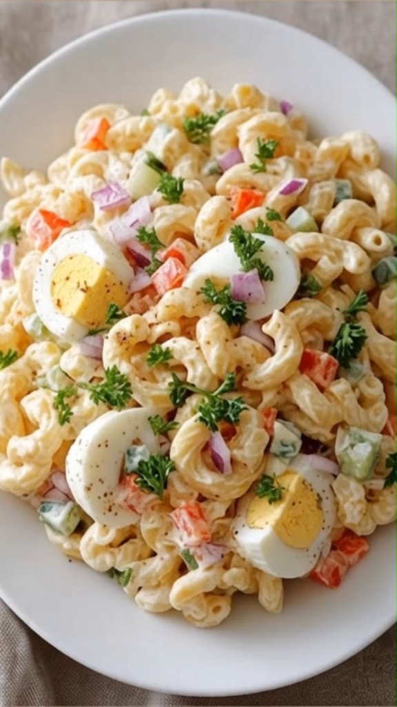 Classic Creamy Macaroni Salad
