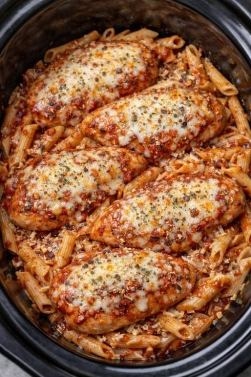 Slow Cooker Chicken Parmesan Pasta