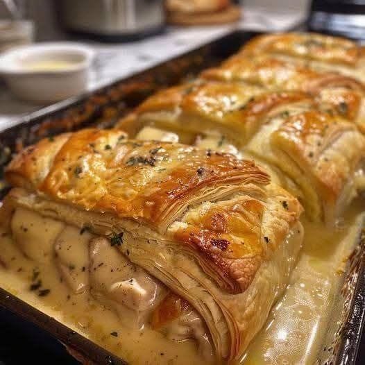 Creamy Chicken & Mushroom Puff Pastry Bake!