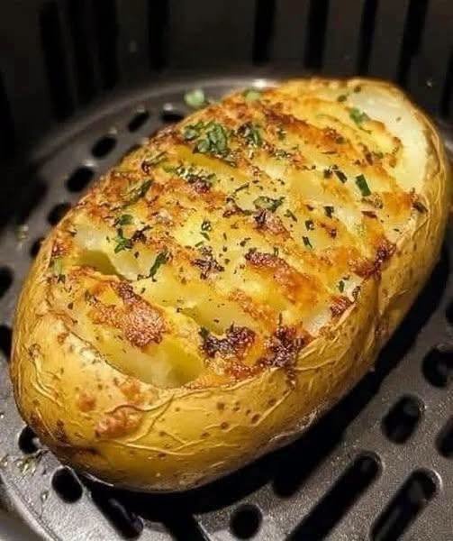 Crispy Hasselback Cheesy Potato!