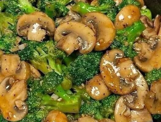 Garlic Butter Broccoli and Mushrooms Recipe |