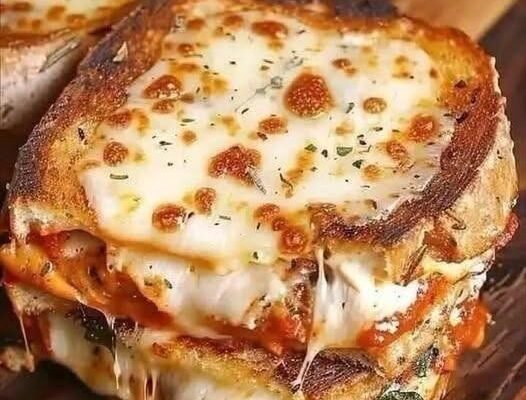 Cheesy Pizza Lasagna Toast Recipe