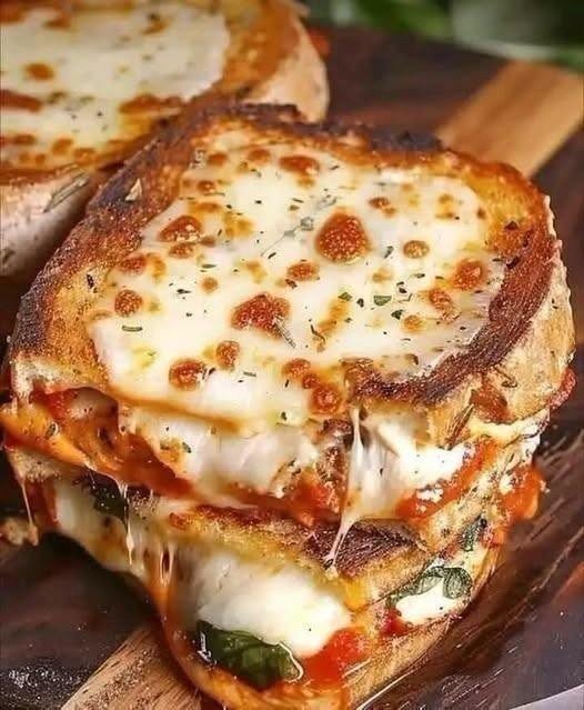Cheesy Pizza Lasagna Toast Recipe