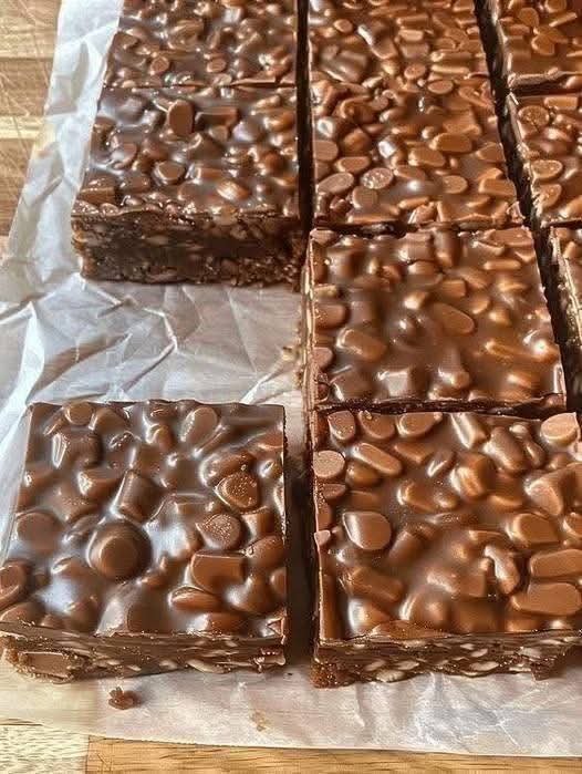 Chocolate Peanut Butter Crunch Bars Recipe