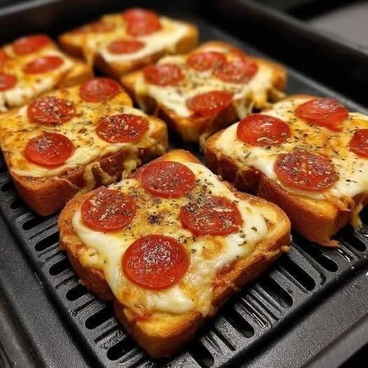 Easy Pepperoni Pizza Toast Recipe