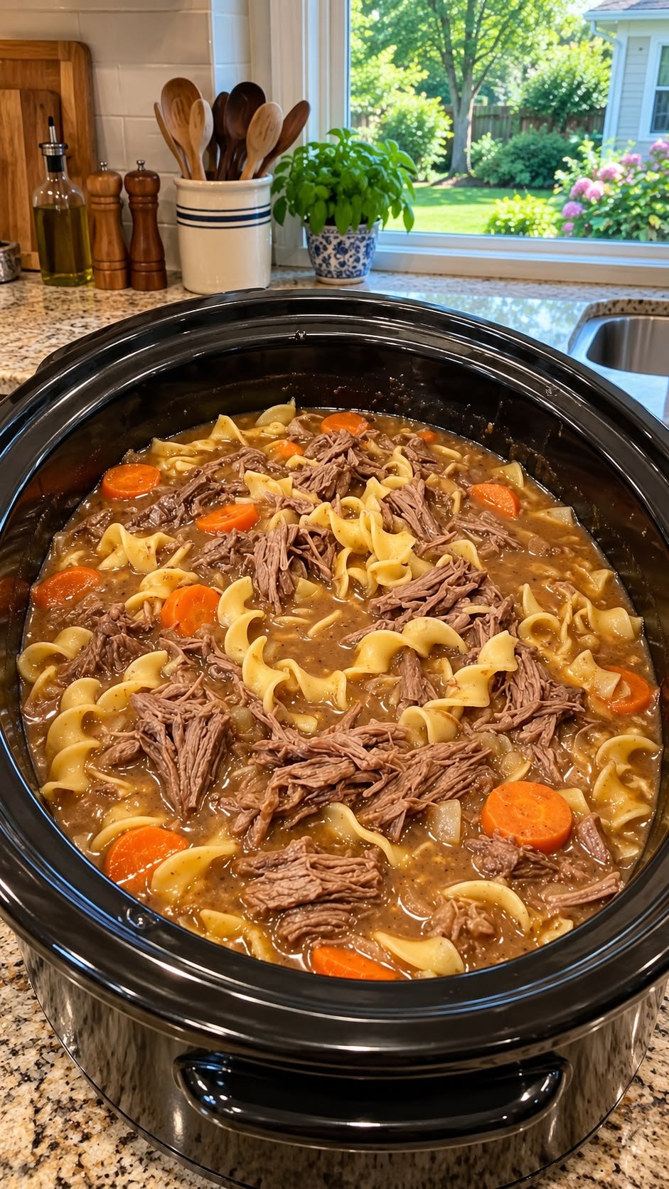 Slow Cooker Beef and Noodles Recipe