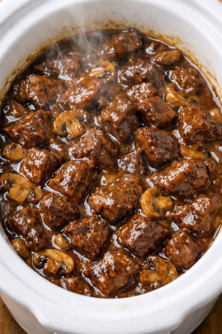 Slow Cooker Beef Tips with Mushrooms and Rich Brown Gravy