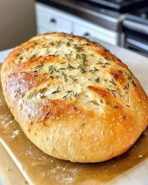 Rustic Rosemary Garlic No-Knead Bread