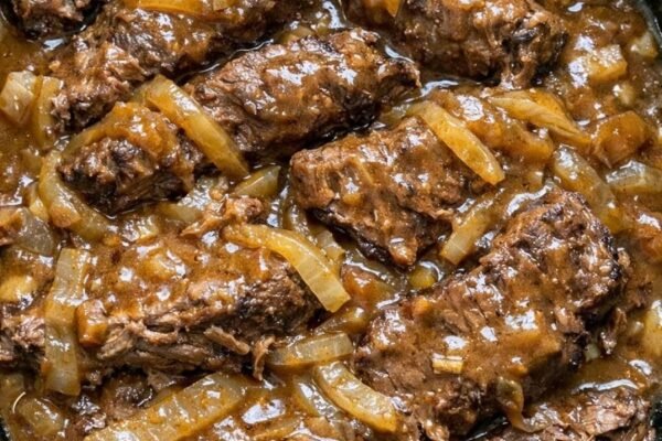 Slow Cooker Cube Steak and Gravy